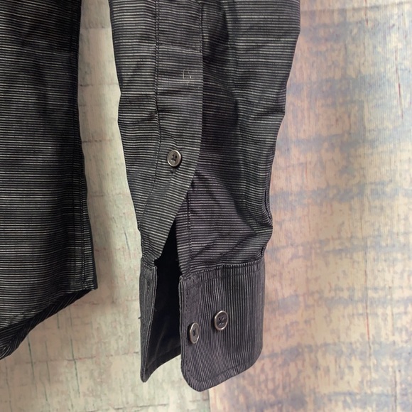 - Brand new with out tags men’s button down shirt. - Picture 5 of 7